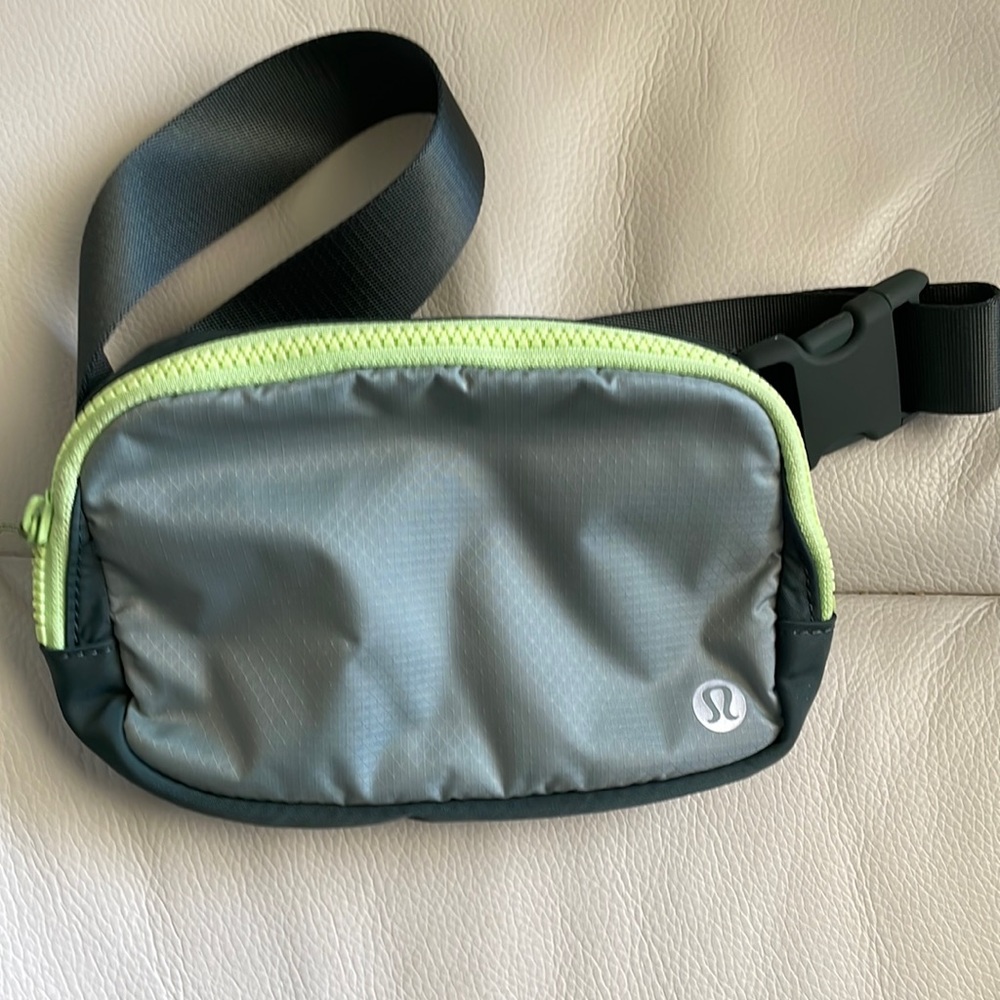 Lululemon Everywhere Belt Bag fannypack